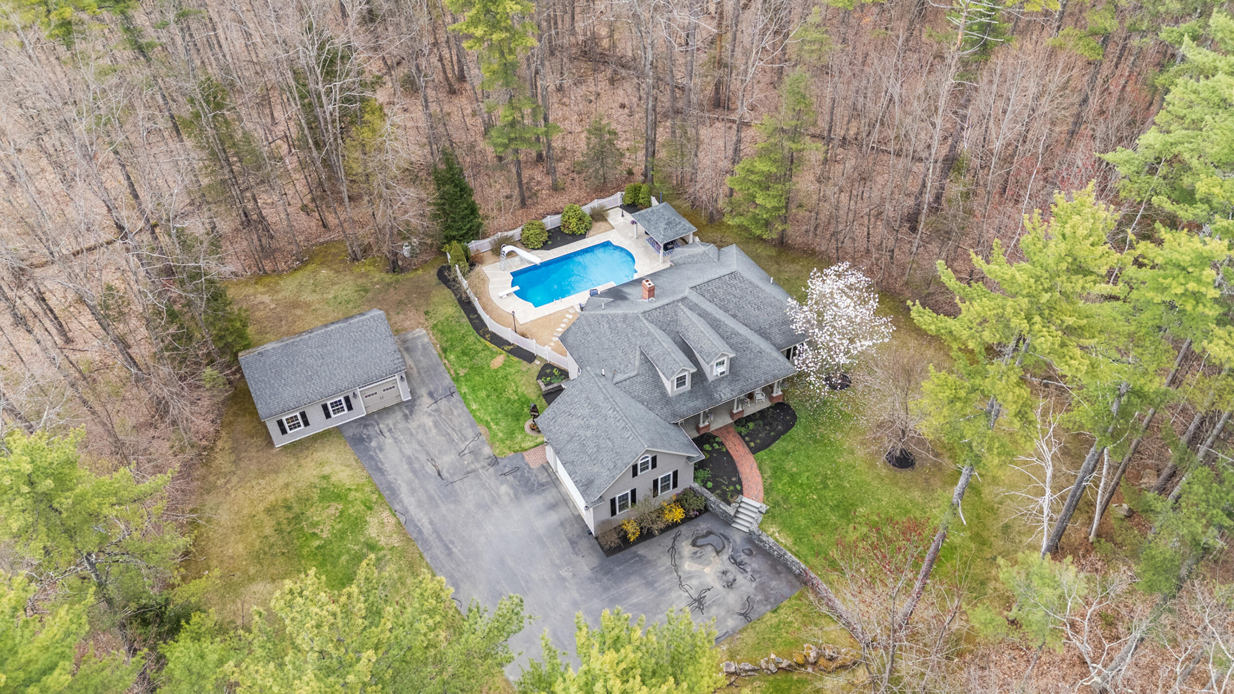 23 Casselton Road Raymond ME 04071