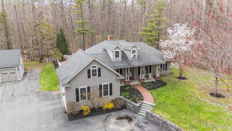 23 Casselton Road Raymond ME 04071