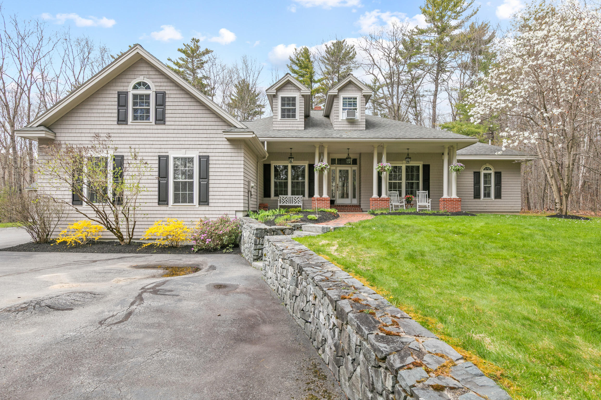 23 Casselton Road Raymond ME 04071