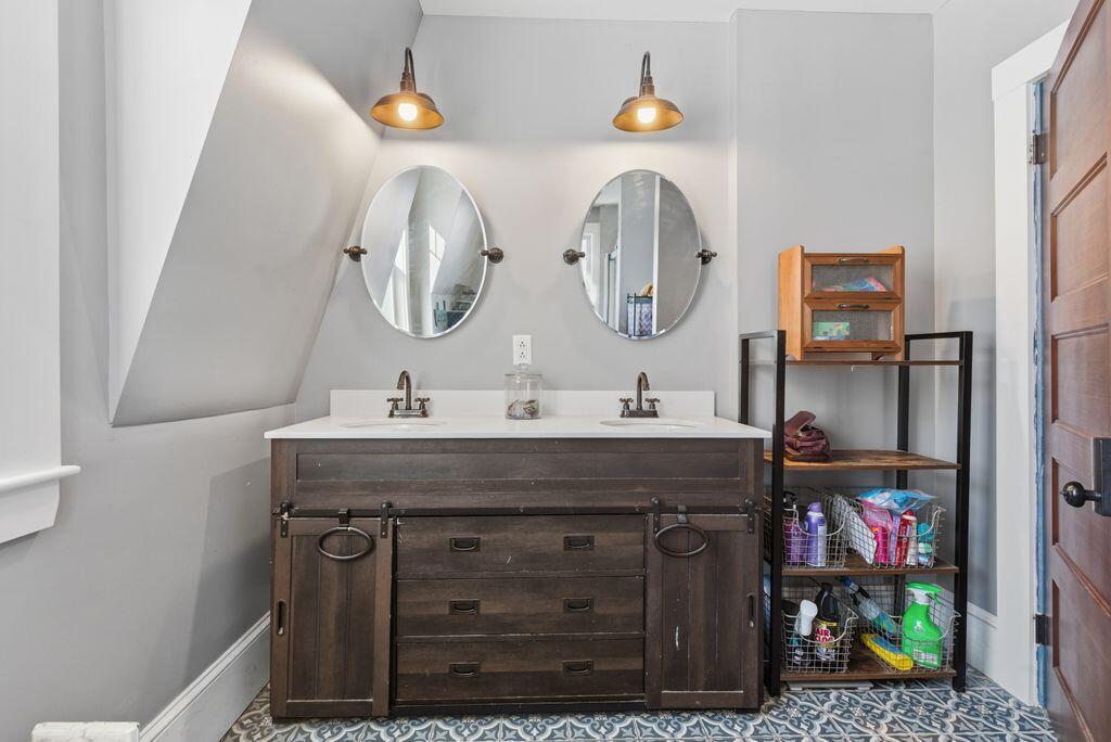 89 Whitney Street Auburn ME 04210