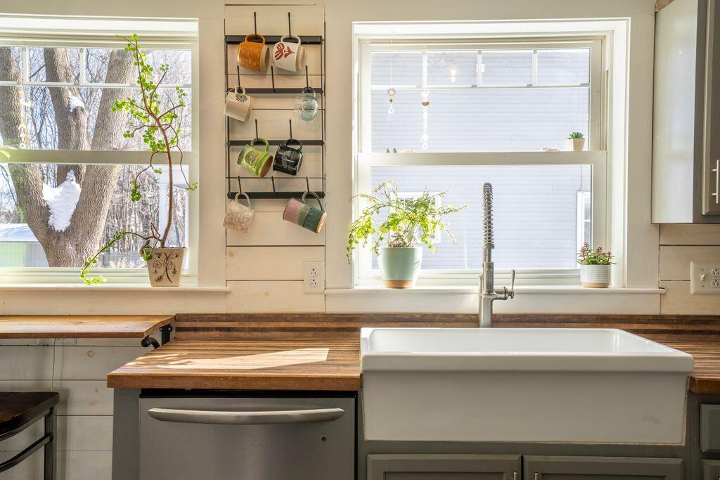 89 Whitney Street Auburn ME 04210