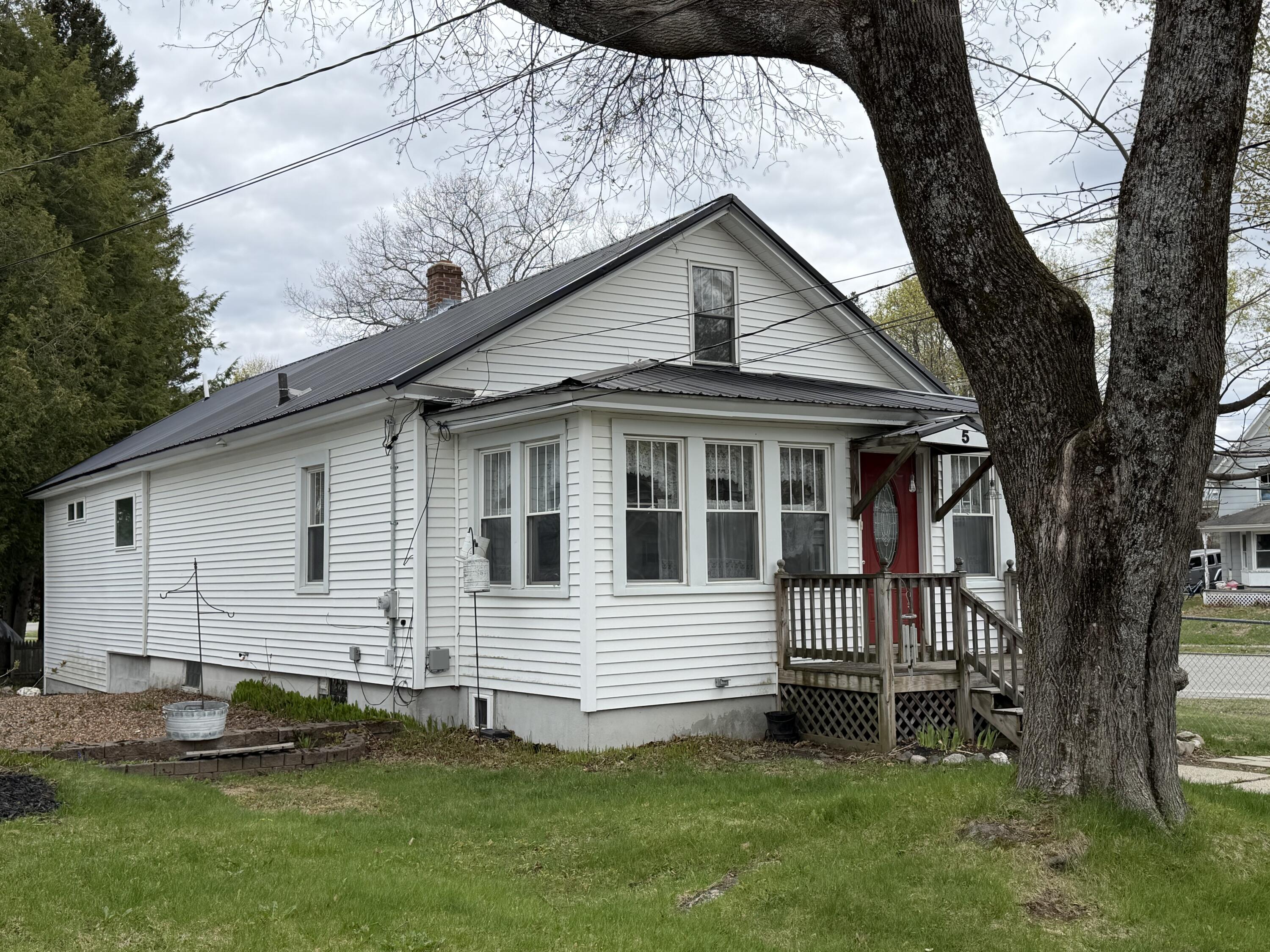 5 Spruce Street East Millinocket ME 04430