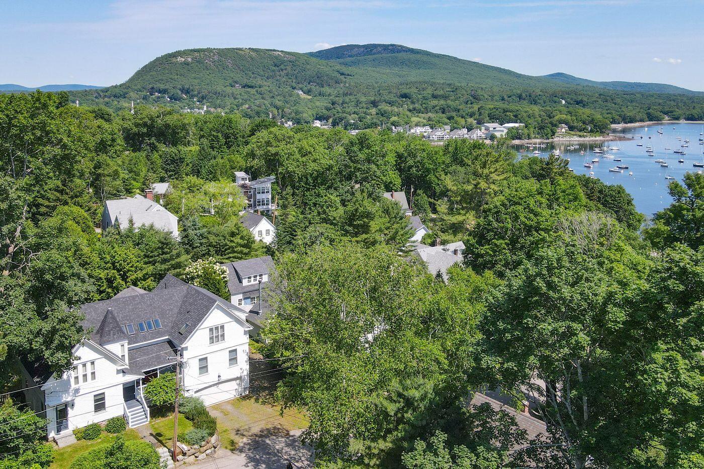 9 Chestnut Hill Street Camden ME 04843