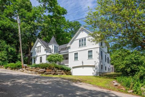 9 Chestnut Hill Street Camden ME 04843