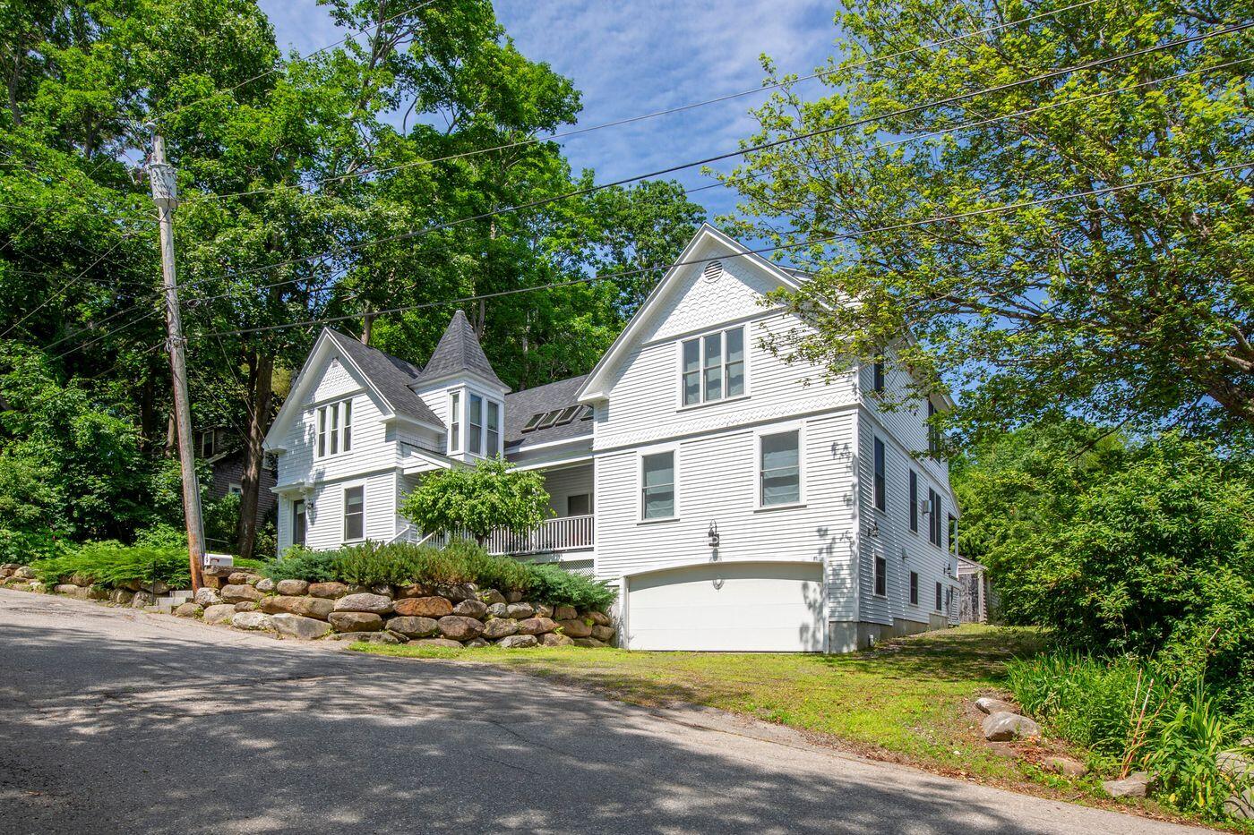 9 Chestnut Hill Street Camden ME 04843
