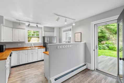 9 Chestnut Hill Street Camden ME 04843