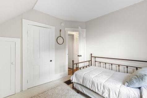 9 Chestnut Hill Street Camden ME 04843