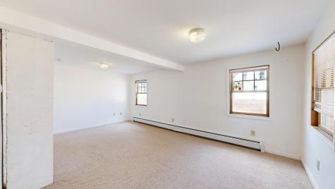 537 Riverside Drive Auburn ME 04210