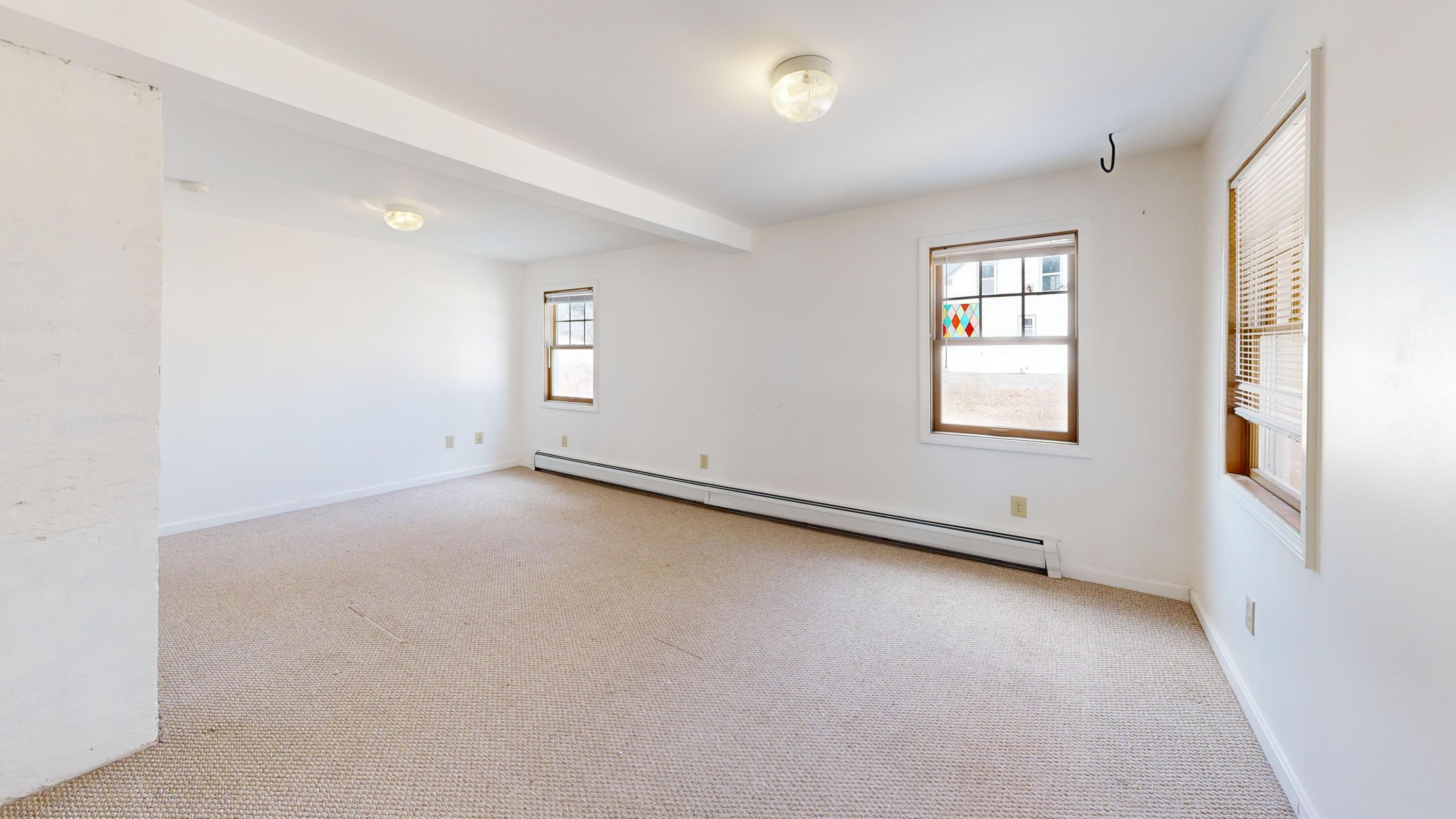 537 Riverside Drive Auburn ME 04210