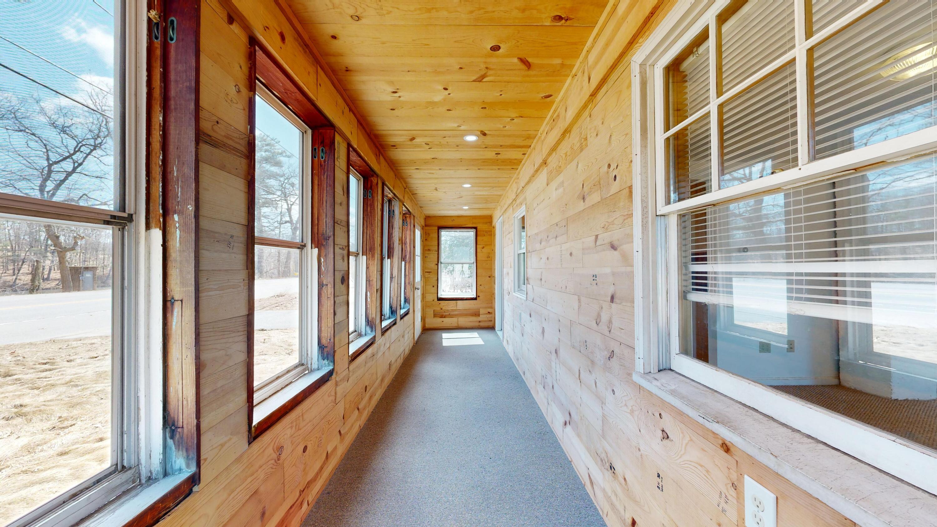 537 Riverside Drive Auburn ME 04210