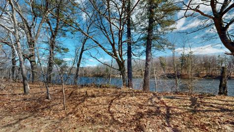 537 Riverside Drive Auburn ME 04210