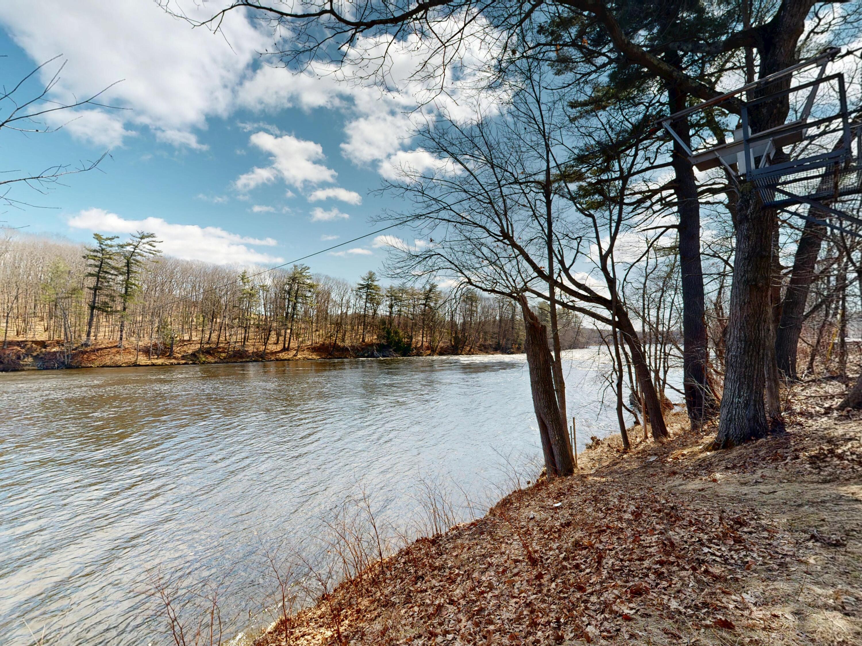 537 Riverside Drive Auburn ME 04210