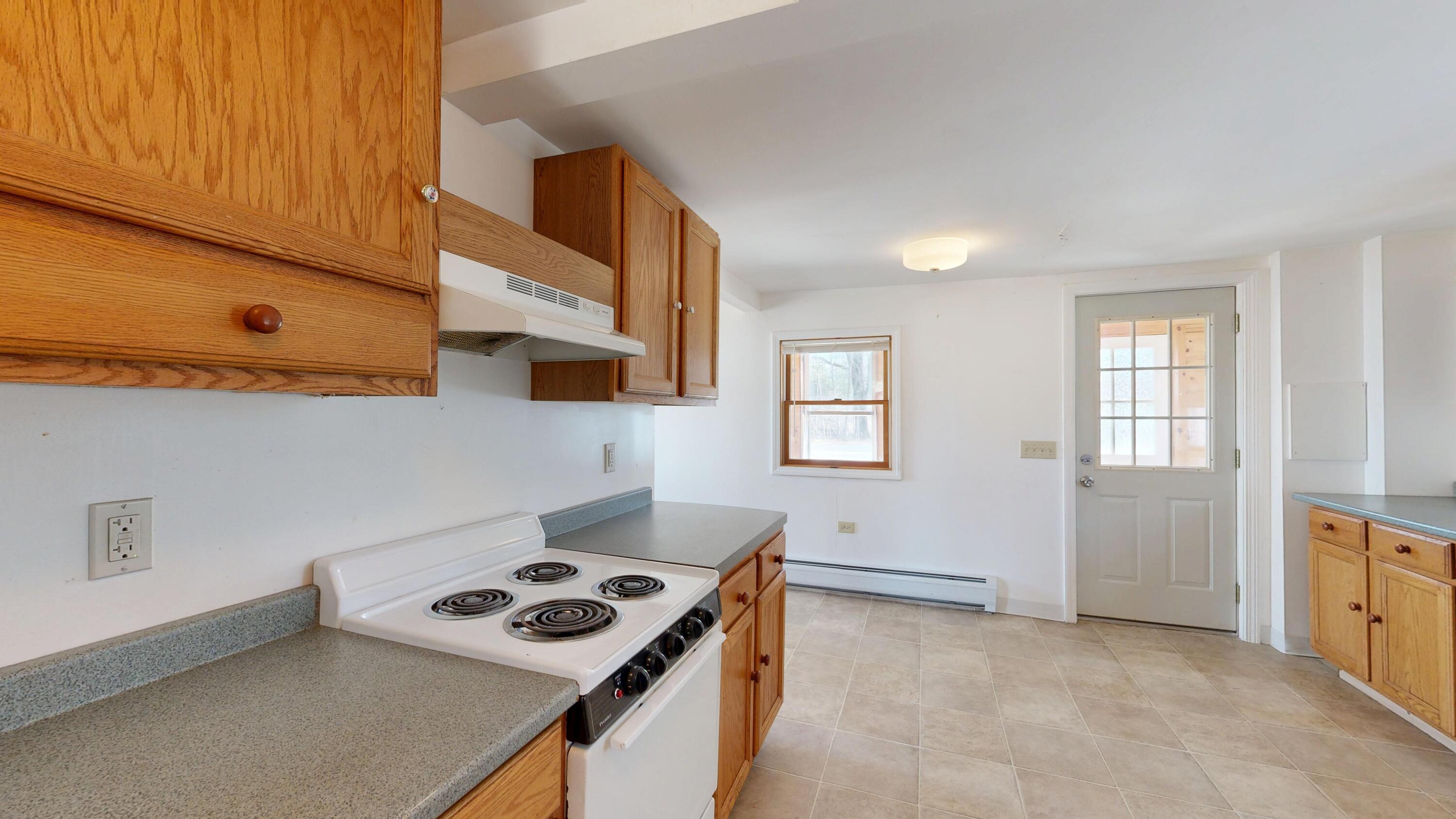 537 Riverside Drive Auburn ME 04210