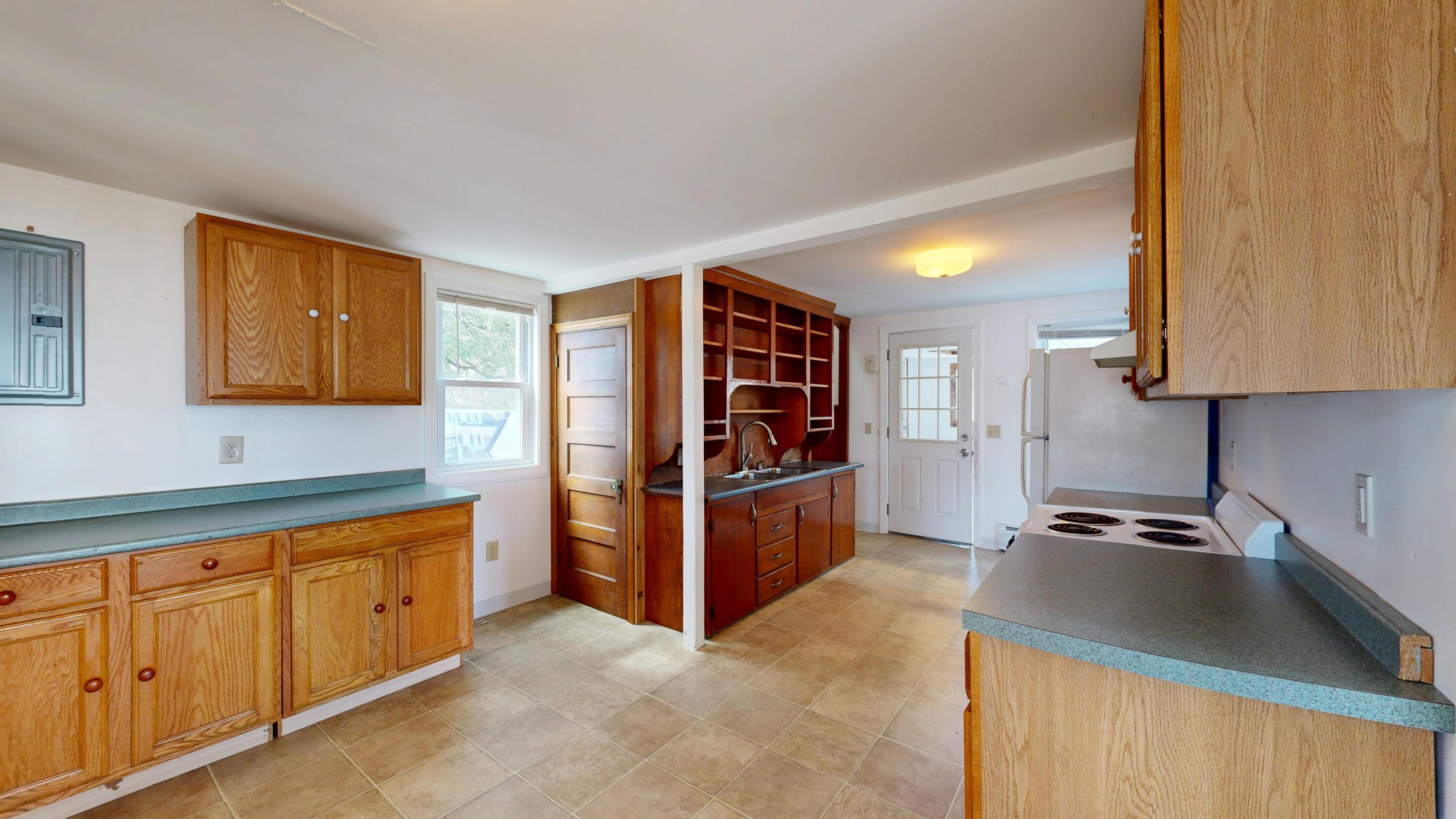 537 Riverside Drive Auburn ME 04210