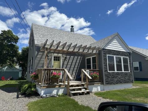 27 Maple Street Millinocket ME 04462