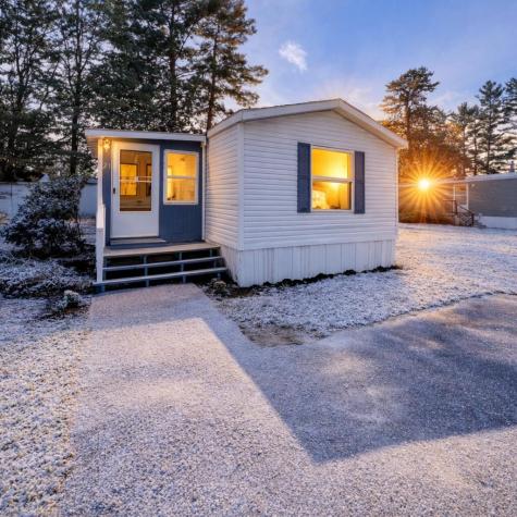 21 Holiday Lane Standish ME 04084