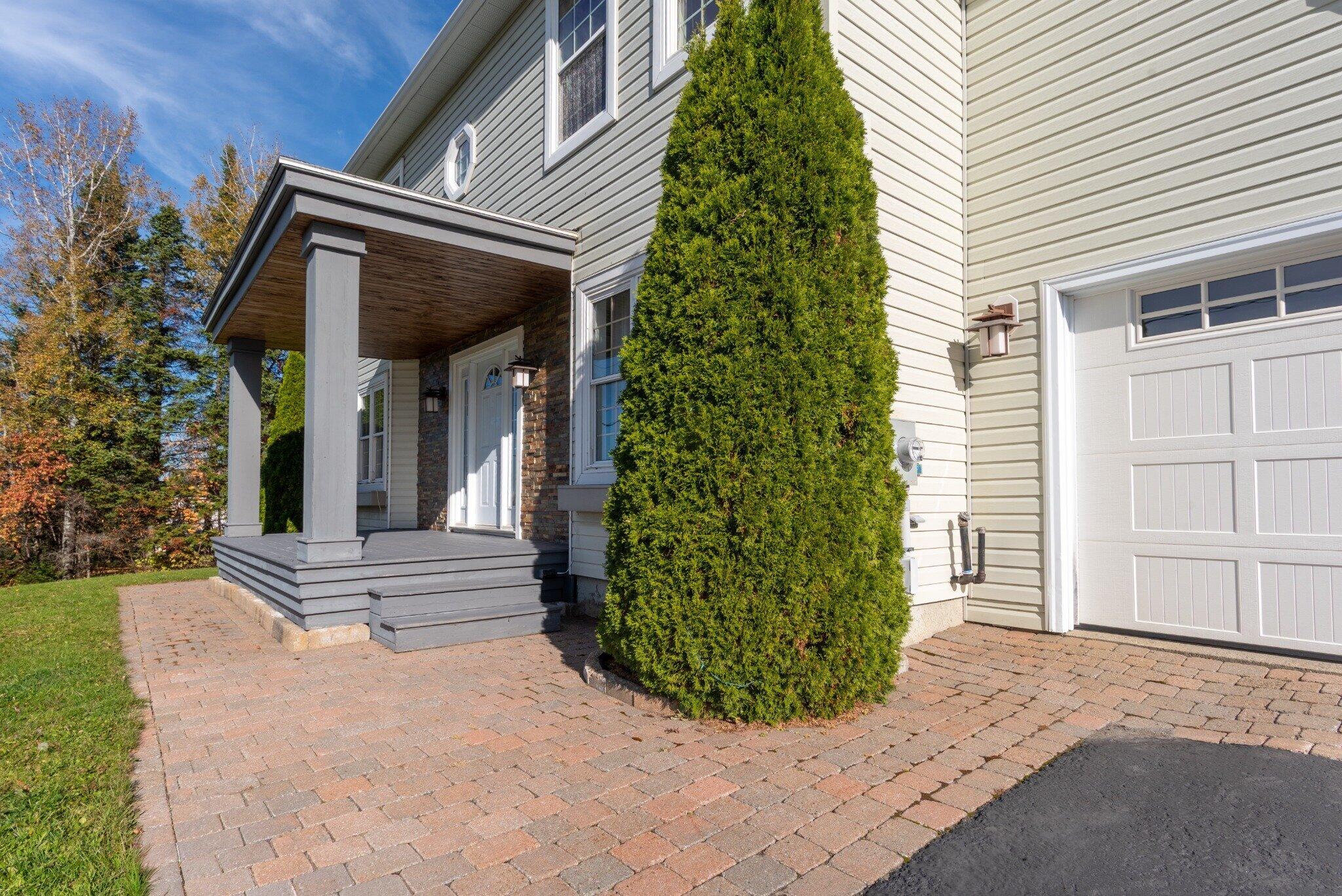 282 19th Avenue Madawaska ME 04756