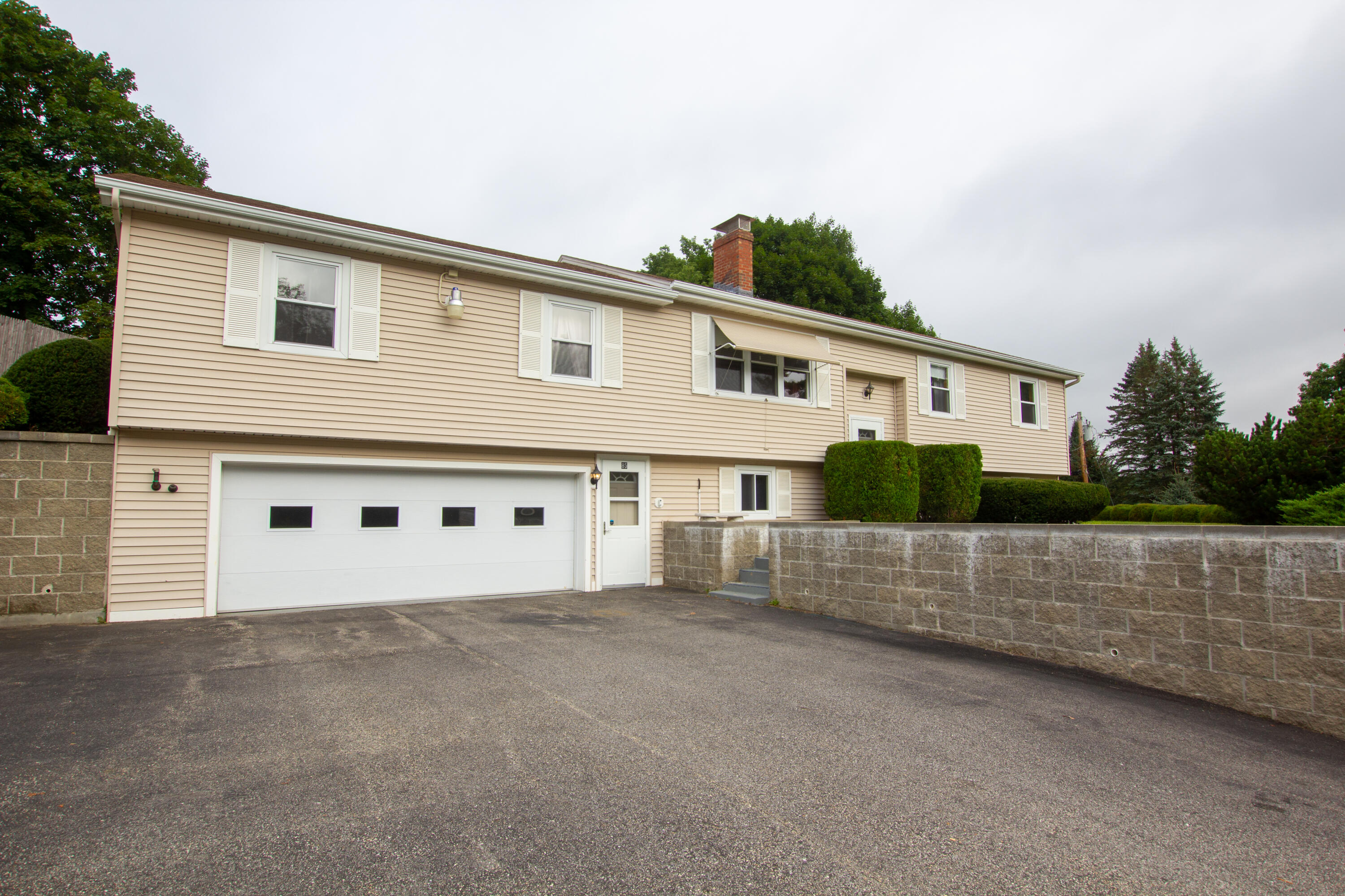 85 Glendale Avenue Auburn ME 04210