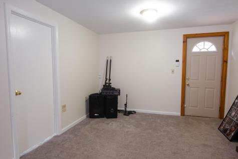 85 Glendale Avenue Auburn ME 04210