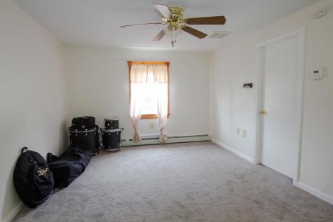85 Glendale Avenue Auburn ME 04210