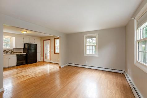 15 Reginald Street Auburn ME 04210