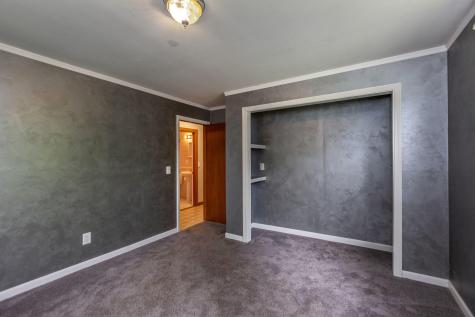 15 Reginald Street Auburn ME 04210
