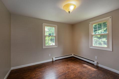 15 Reginald Street Auburn ME 04210