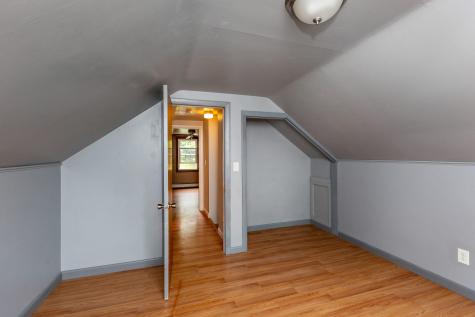 15 Reginald Street Auburn ME 04210