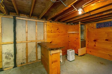 15 Reginald Street Auburn ME 04210