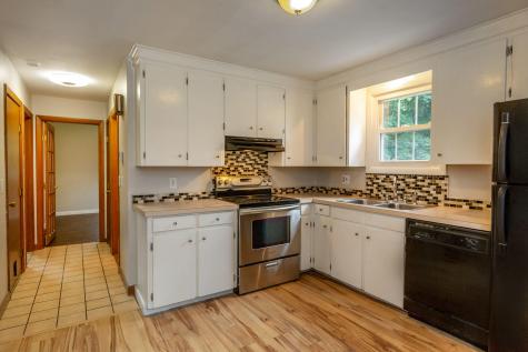 15 Reginald Street Auburn ME 04210