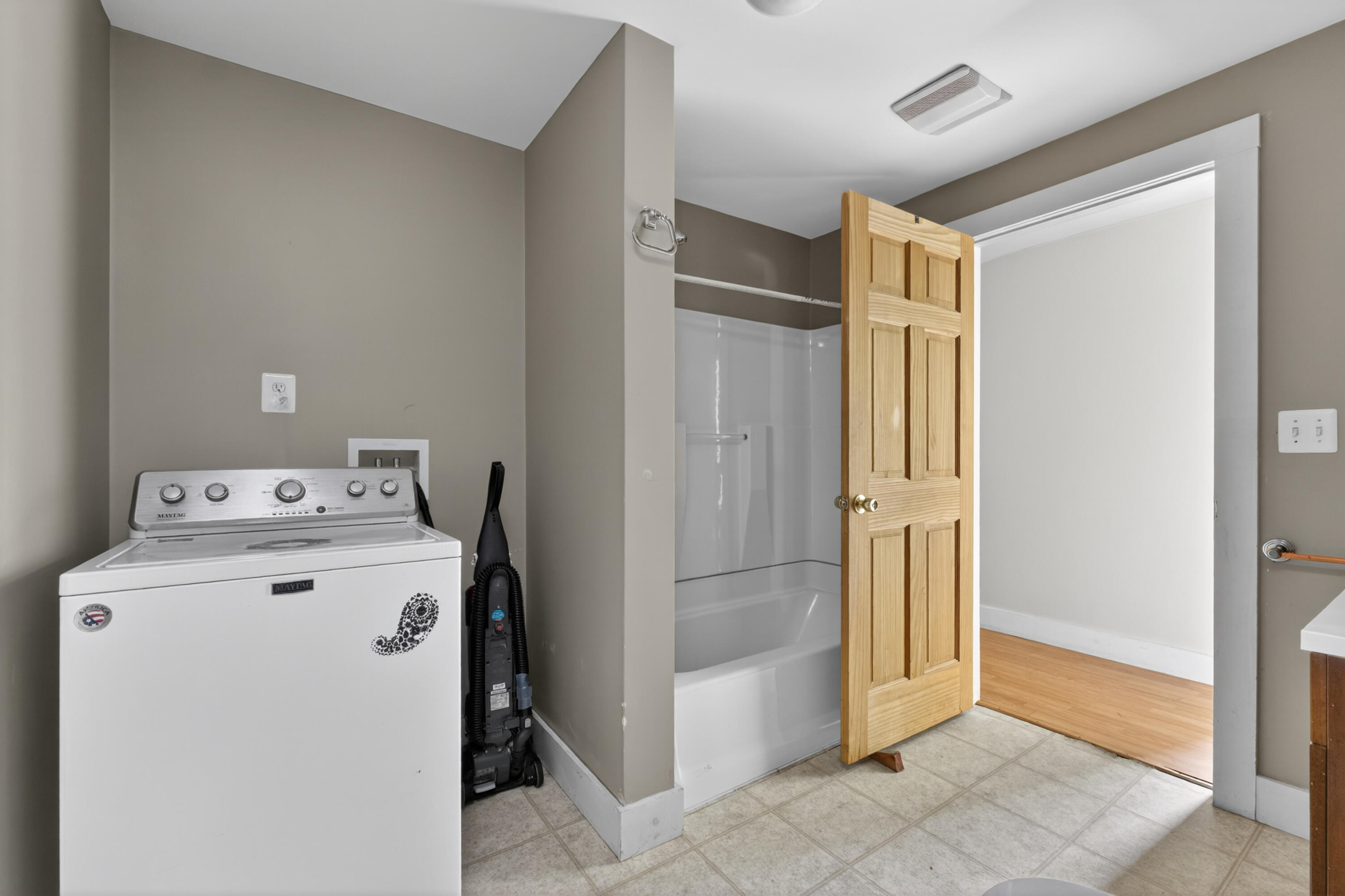 13 Carey Lane Gardiner ME 04345