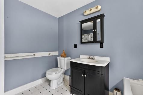 13 Carey Lane Gardiner ME 04345
