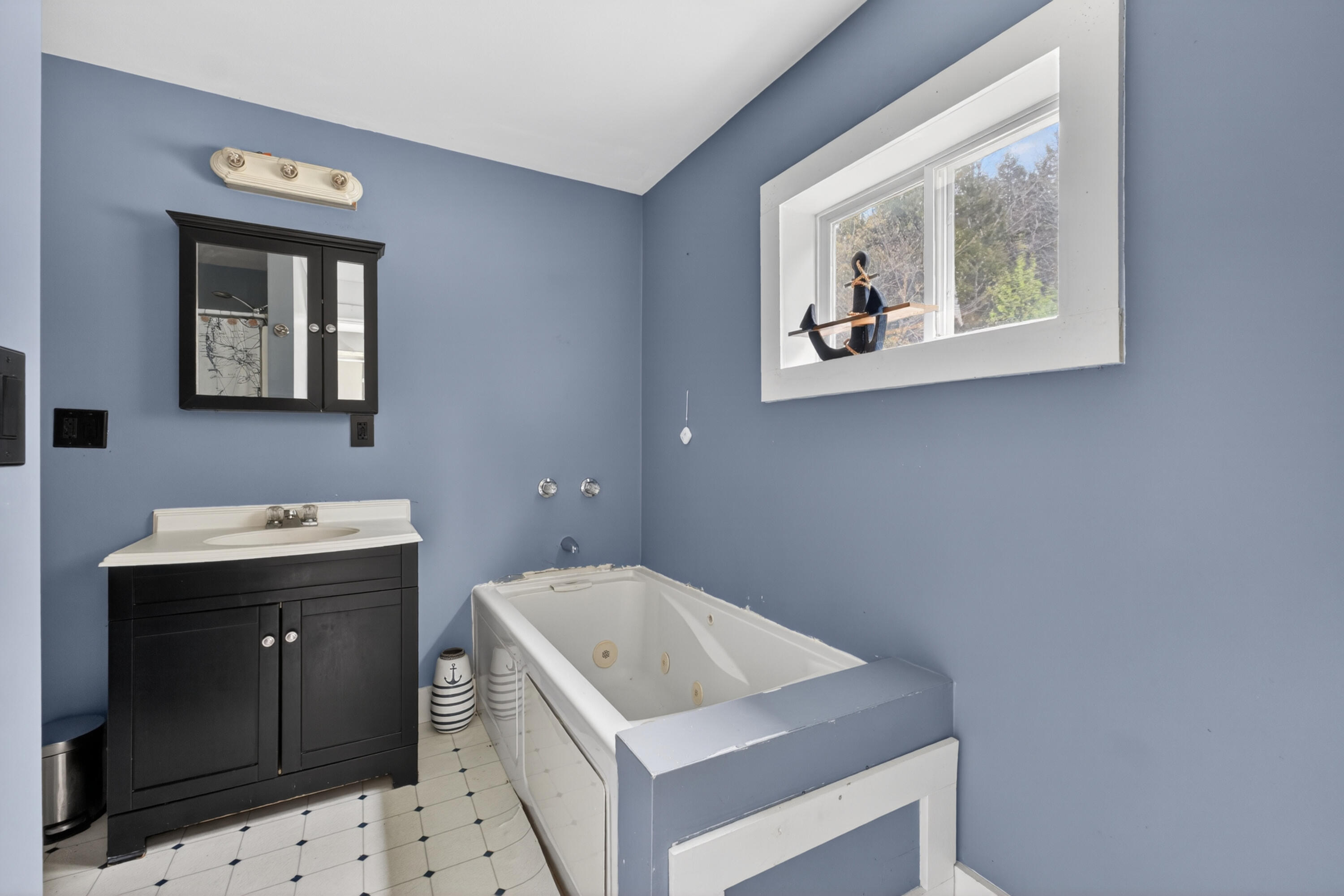 13 Carey Lane Gardiner ME 04345