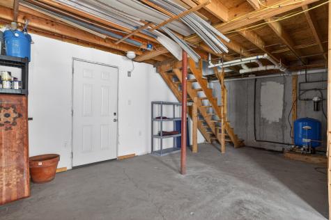 13 Carey Lane Gardiner ME 04345