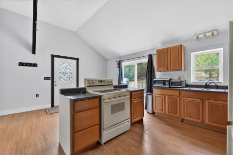13 Carey Lane Gardiner ME 04345