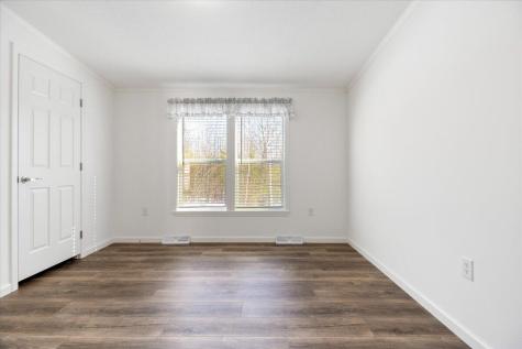 24 Freedom Lane Norway ME 04270