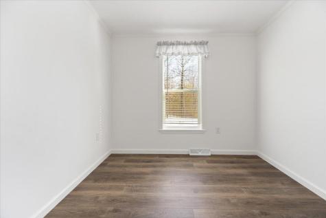 24 Freedom Lane Norway ME 04270