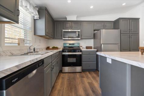 24 Freedom Lane Norway ME 04270