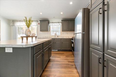 24 Freedom Lane Norway ME 04270