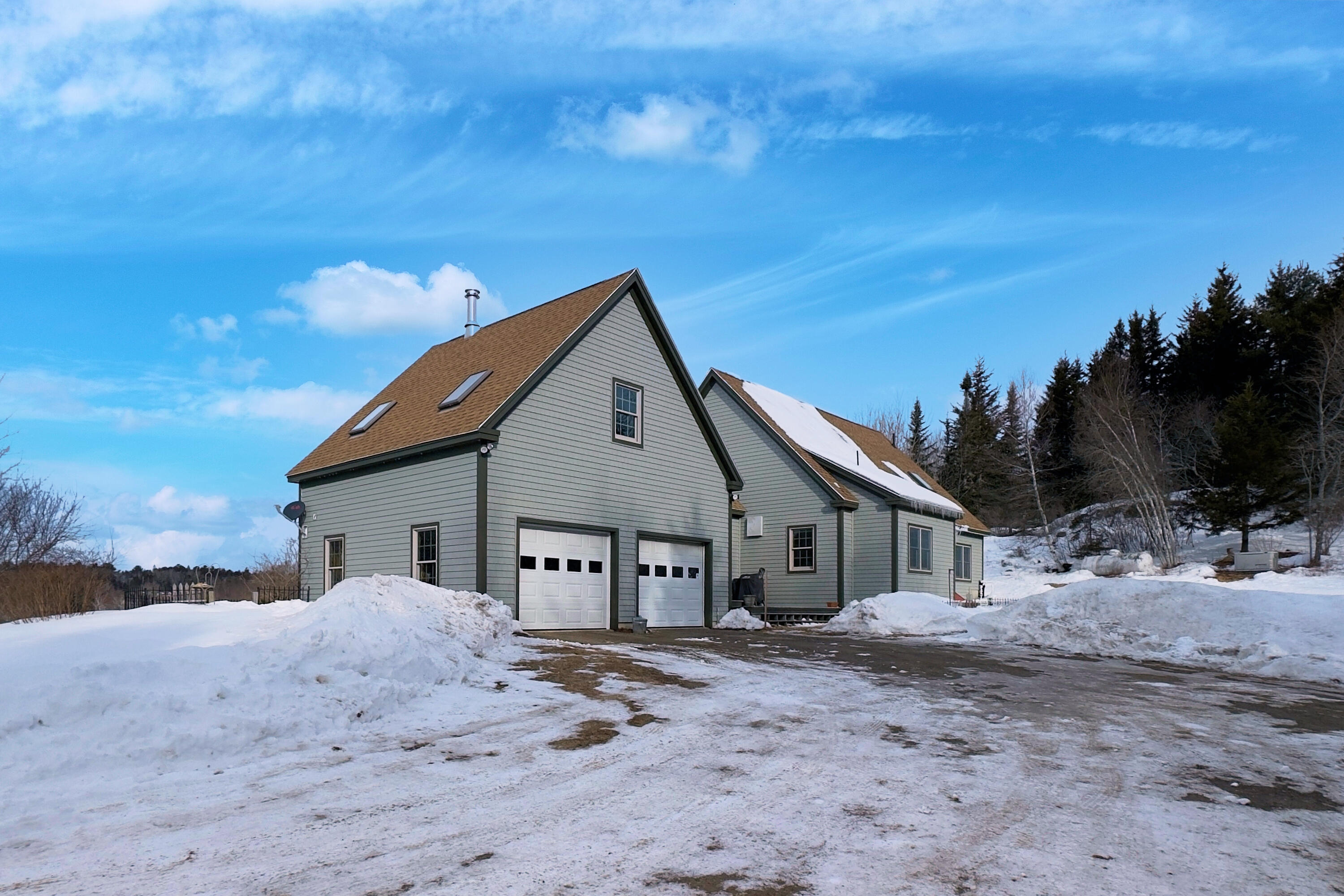 63 Raccoon Cushing ME 04563