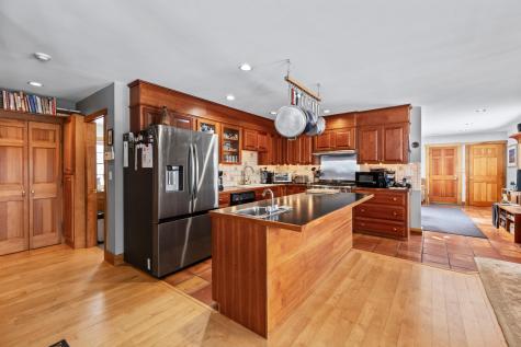 63 Raccoon Cushing ME 04563