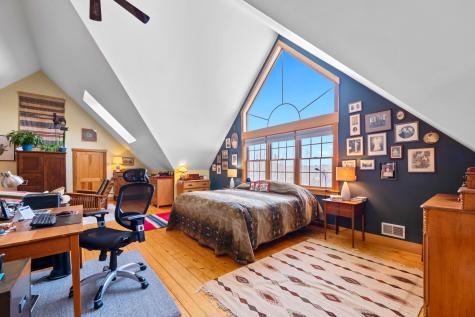 63 Raccoon Cushing ME 04563