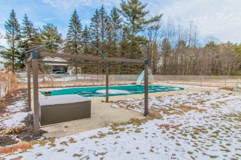 69 Pond Road Lewiston ME 04240