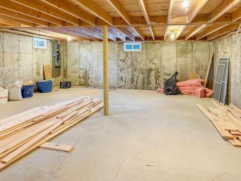 21 Coolidge Road Dixfield ME 04224