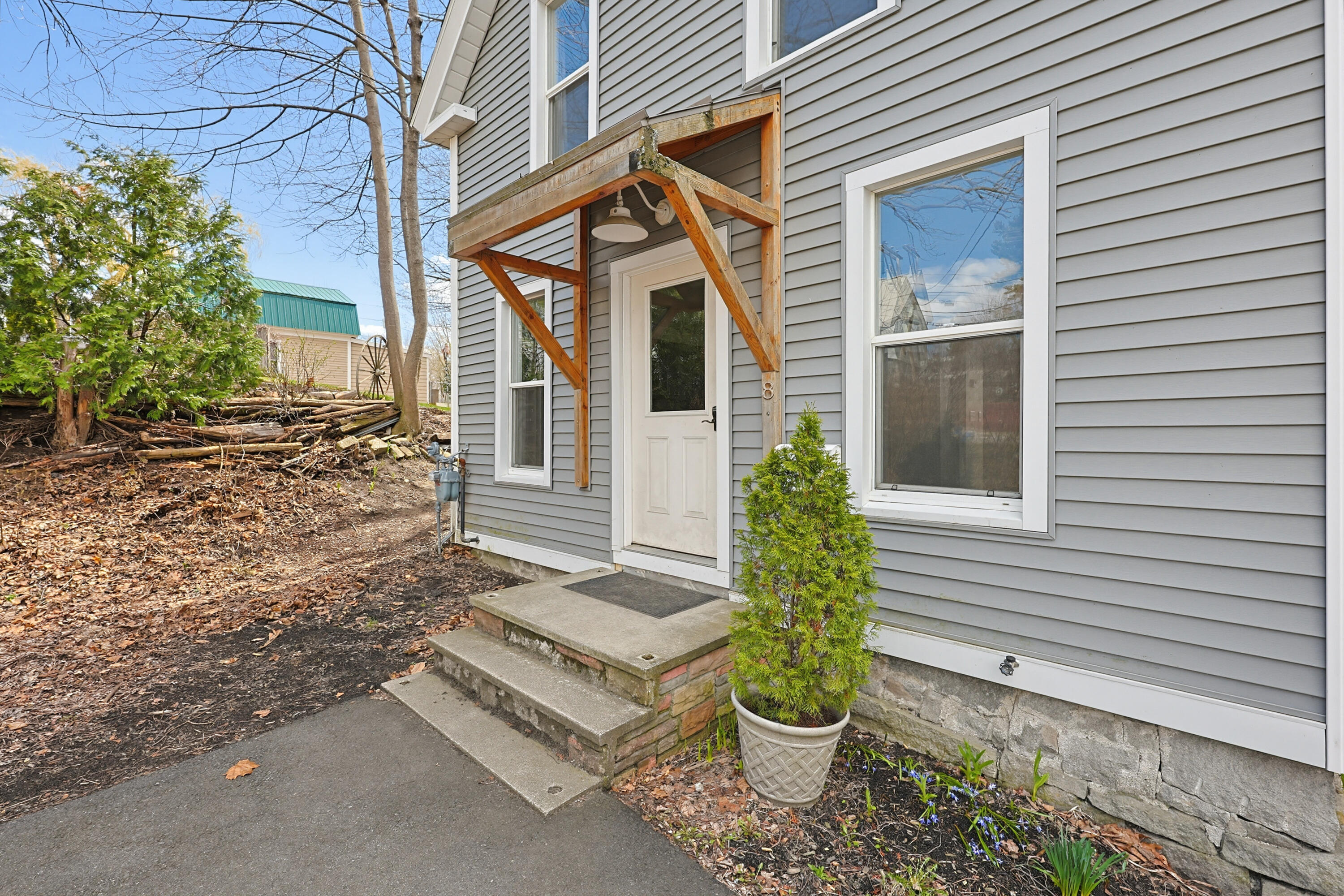 8 Grand Street Augusta ME 04330
