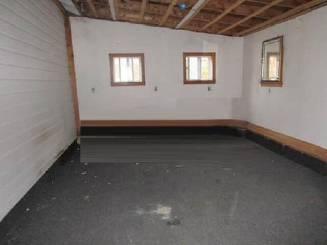 933 Main Road Holden ME 04429