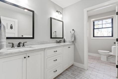 7 Freedom Drive Falmouth ME 04105