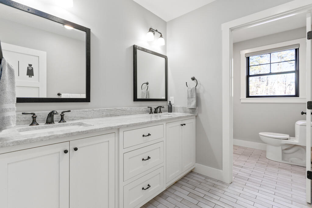 7 Freedom Drive Falmouth ME 04105