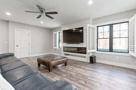 7 Freedom Drive Falmouth ME 04105