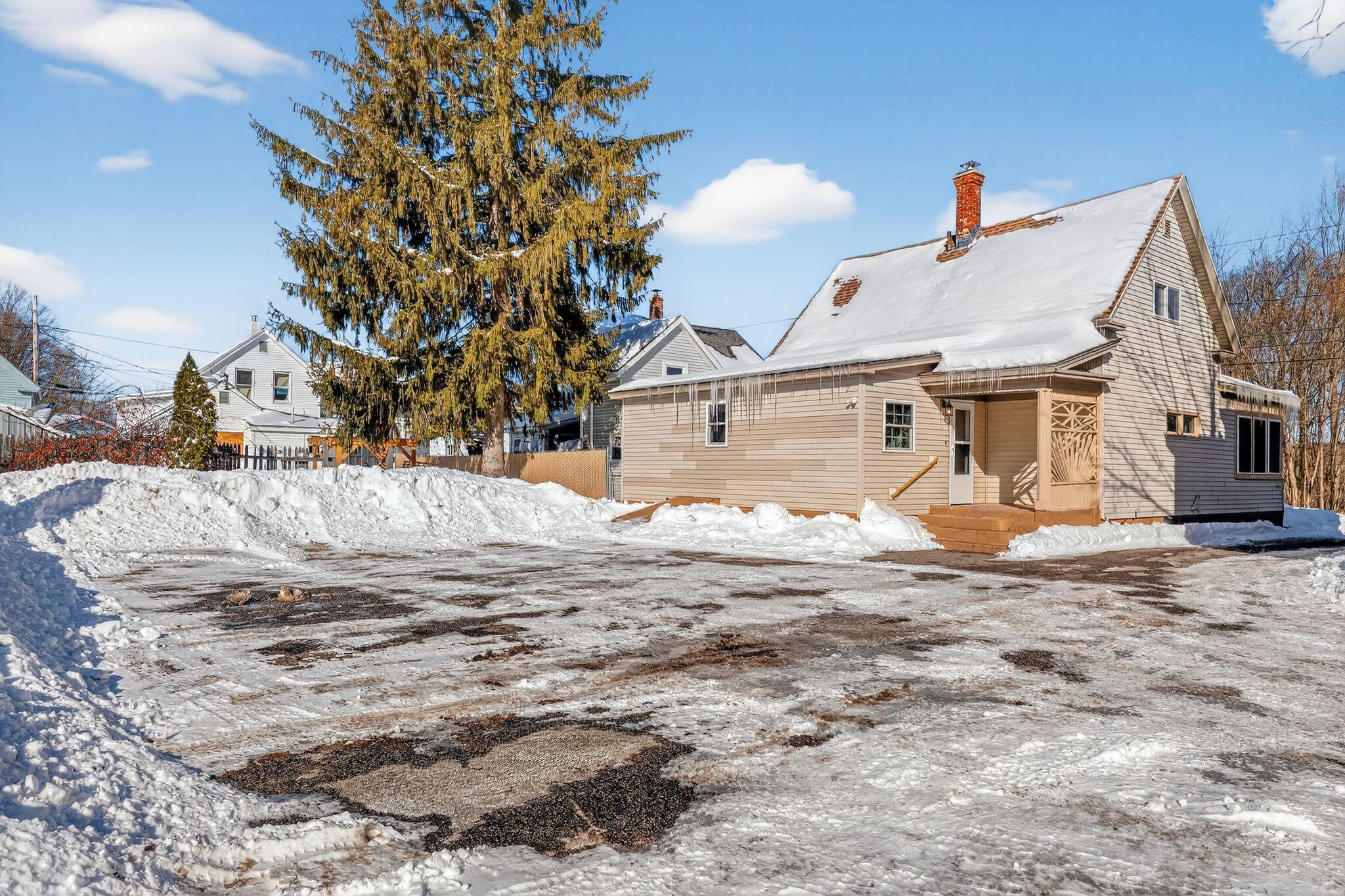 87 Pioneer Avenue Sanford ME 04073